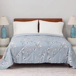 Berkshire Queen Microfiber Down Alternative Blanket